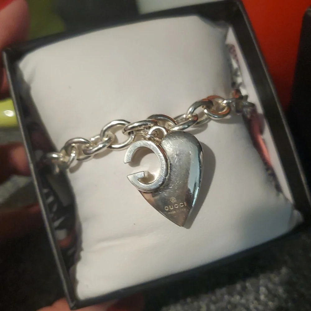 Gucci Heart Bracelet - Picture 8 of 12